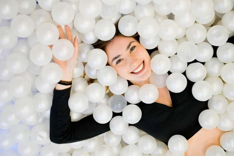 Thessaloniki:Selfie Museum, a 60-minute immersive experience - Thirty installations, thirty chances to change the mood