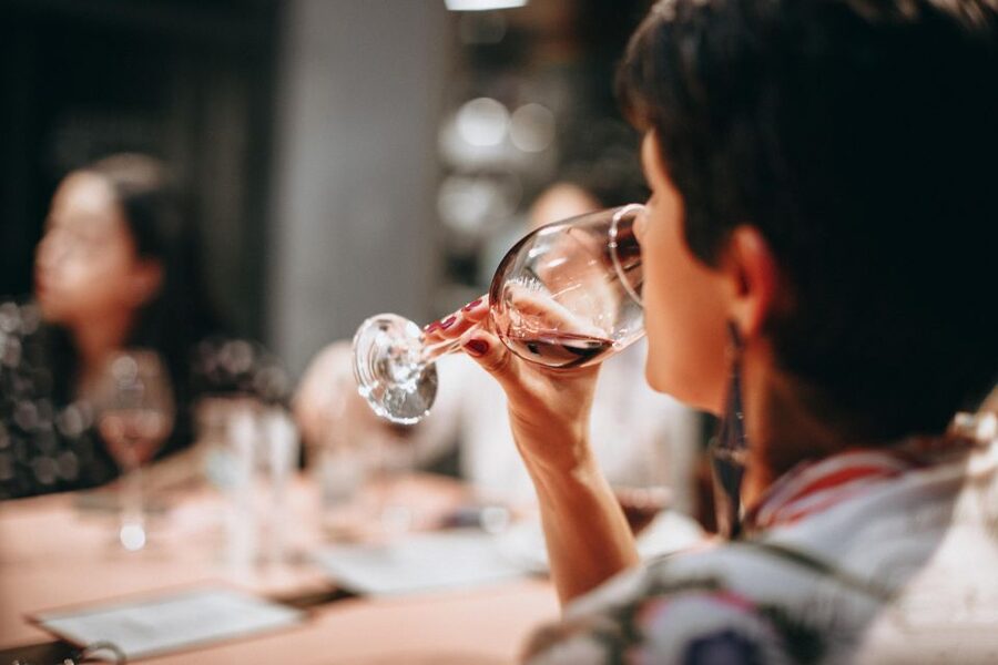 Thessaloniki: Small-Group Wine Tasting Tour with Appetizers - The second bar and the move into red wine
