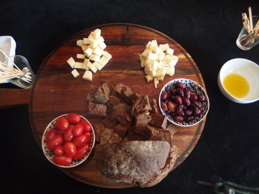 Thessaloniki: Small-Group Wine Tasting Tour with Appetizers - Why Greek wine is worth your attention