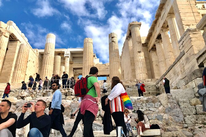 Visit of the Acropolis with an official guide in Spanish - The Propylaea and the Temple of Athena Nike
