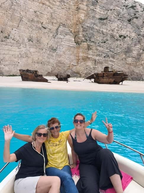 Zakynthos: Shipwreck & Caves Private Boat Tour with Skipper - What the two-hour schedule really gives you